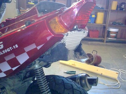 China bate, sau tuning scuter chinezesc (scuter) China bate, sau tuning scuter chinezesc