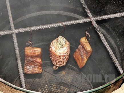 Smokehouse din butoiul cu mâinile (mâini) Smokehouse din butoiul cu mâinile