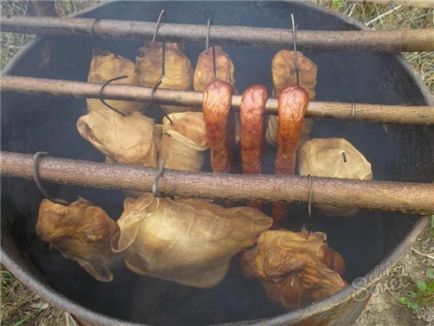 Smokehouse acasă cu propriile mâini