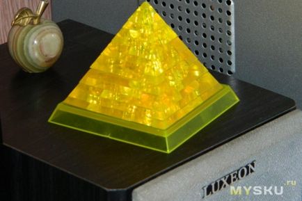 Crystal puzzle 3d „piramidă» c lumina de fundal sau pentru a crește iq