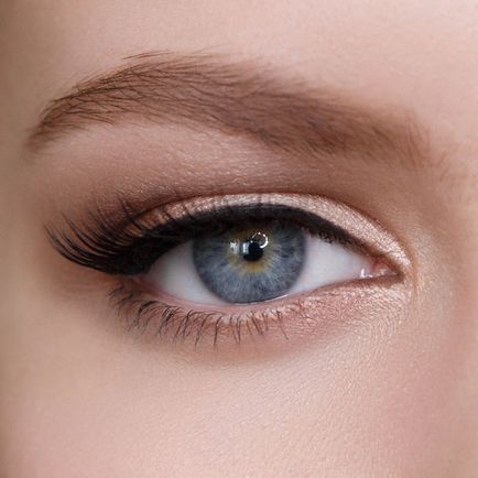 Make-up pentru ochi cu colțuri cazute caracteristici sfaturi