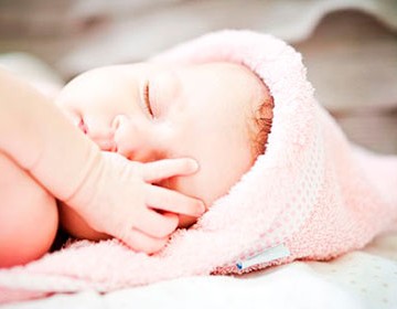 Maseaza canalul lacrimal la nou-nascuti de regula