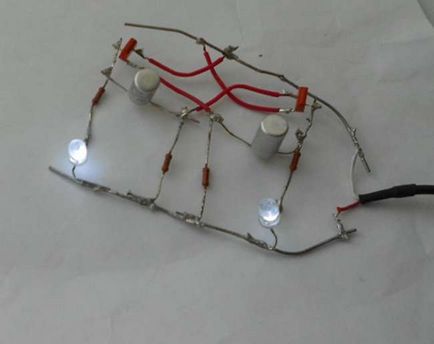 Circuit intermitent LED-uri cu propriile sale mâini, cu o descriere a