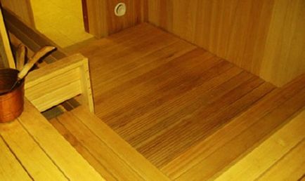 Instalarea podelei de lemn în baie cu mâinile