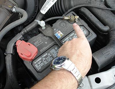 Nu știi cum să scoateți bateria din mașină nu contează - asta vă instrucțiuni detaliate!