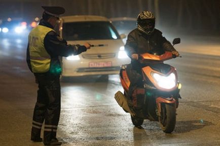 Avem nevoie de dreptul de scuter până la 50, 100, 150 de metri cubi, de la ce vârstă și în cazul în care pentru a obține ceea ce au nevoie dreapta (dreapta) Avem nevoie de dreptul de scuter până la 50, 100, 150 de metri cubi, de la ce vârstă și în cazul în care pentru a obține ceea ce sunt necesare drepturi