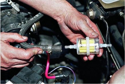 Frecvența de înlocuire a filtrului de carburant și fotografiile sale de instalare și video (combustibil) Frecvența de înlocuire a filtrului de carburant și fotografiile sale de instalare și video
