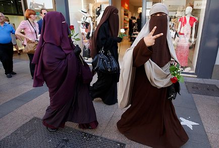 De ce francezii înșiși împotriva costume musulmane pentru înot politica mondială () De ce francezii înșiși împotriva costume musulmane pentru înot politica mondială