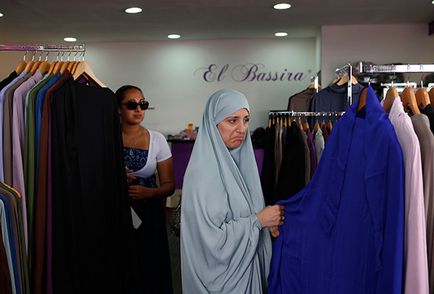 De ce francezii înșiși împotriva costume musulmane pentru înot politica mondială () De ce francezii înșiși împotriva costume musulmane pentru înot politica mondială