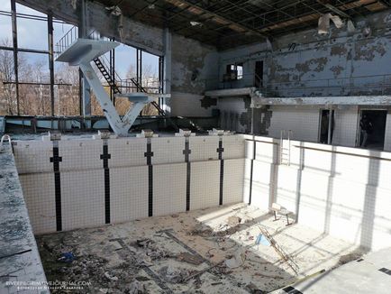 Mergând pe zona Cernobâl (80 Vlaskin Pripyat) O excursie la zona Cernobâl