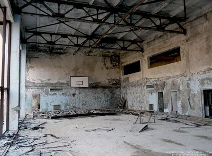 Mergând pe zona Cernobâl (80 Vlaskin) O excursie la zona Cernobâl
