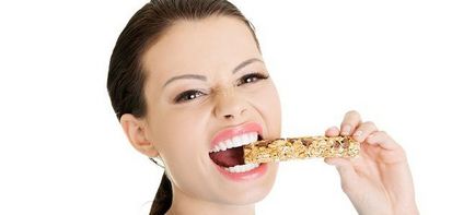 Produsele sunt utile pentru albire și întărirea dinților și gingiilor și alimente proaste pentru dinti