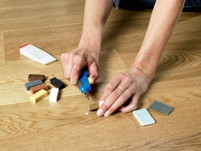 Repararea de instrucțiuni laminat video - cum să repare podea, cu mâinile lor, fără un set de restaurare