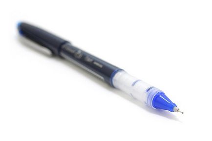 Roller pen - perfecțiune contemporană (corpul corespunde cu culoarea cernelii) Roller pen - perfecțiune contemporană
