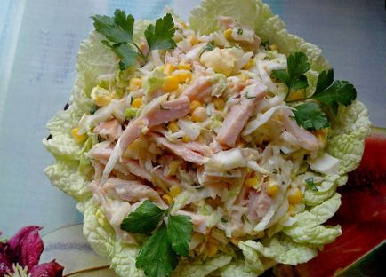 Salata de varză chinezească și ananas - o combinație neobișnuită