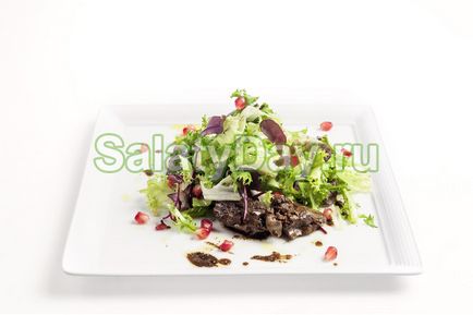 Salata cu ficat de pui si castraveti murati - câteva opțiuni