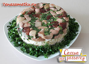 Salata de pui cu ciuperci marinate