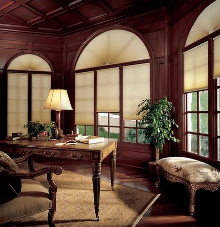 perdele plisate, Interiorul dispune de un apartament modern, cu o jaluzele plisate, perdele plisate cu lor