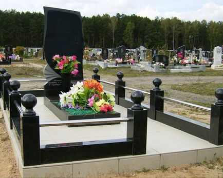 Costul monumentului de pe mormânt - de la RUR