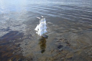 Construcția de modele de nave cu vele din sticle de plastic