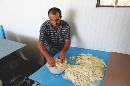 Suluguni cum să gătească acasă, reteta cu o fotografie