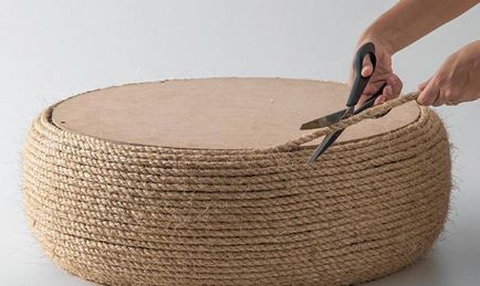 Aceste idei diferite tafte focuri de artificii pentru a crea ottoman din resturi de materiale - de masterat Fair (diferite) Aceste idei diferite tafte focuri de artificii pentru a crea ottoman din resturi de materiale - Masters Fair