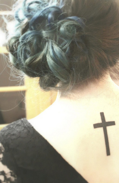 Crucea tatuaj - ceea ce înseamnă schițe tatuaj și fotografii