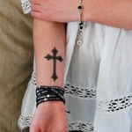 Tatuaj Cross 5 specii, 15 valori, 80 din cele mai bune fotografii și schițe