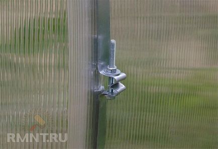 Greenhouse tubului profilat și policarbonat cu mâinile lor (conducta) Cu efect de seră în formă de tub și policarbonat cu mâinile lor