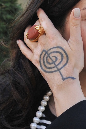 Tina Kandelaki tatuaj pe portalul