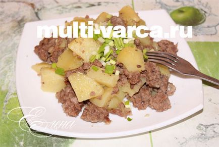 Cartofi copti cu carne în multivarka