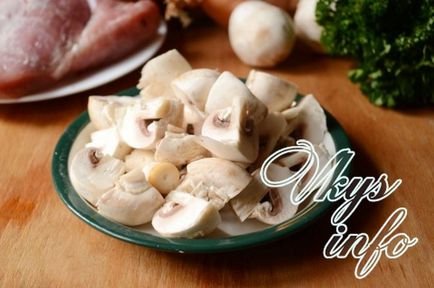 cartofi la cuptor cu ciuperci și carne - o reteta delicioasa cu o fotografie
