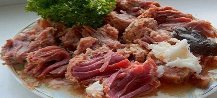 Carne presata de porc la domiciliu - o rețetă într-o cratiță, multivarka, autoclava și presiune aragaz