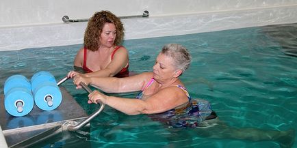 Exercițiile în apă pentru complecșii eficace a coloanei vertebrale