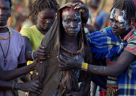 tradiția barbară a circumciziei de fete 18 poze