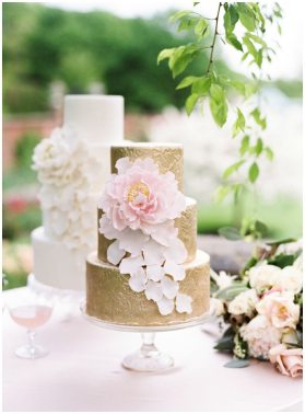 Tendința de flori decor tort de nunta