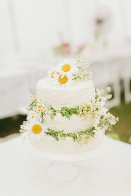 Tendința de flori decor tort de nunta