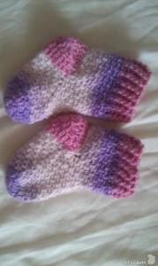 șosete tricotate pentru nou-născuți