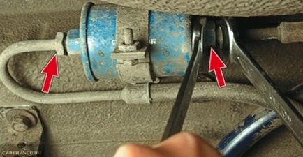 Înlocuirea filtrului de carburant vazele-2114 8 valve, injector
