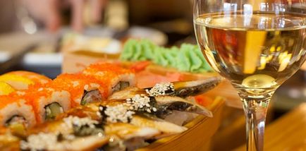 Ce să bea cu sushi și role