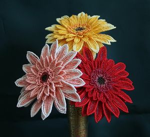 Master class gerbera șirag de mărgele