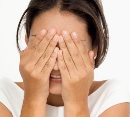 Cum de a acoperi cercurile intunecate de sub ochi Cum de a acoperi cercurile intunecate de sub ochi