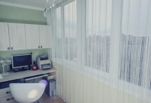 Jaluzele pentru balcoane cu mâinile lor Jaluzele pentru balcoane cu mâinile lor