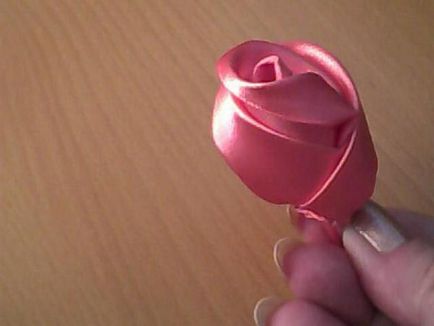 Rosebud din panglică de mătase (foto, video) - Technopolis mâine