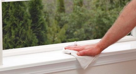 Ce și cum să curețe ferestre din plastic îngălbenire