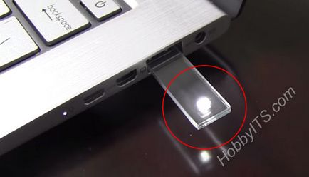 Ce ar trebui să fac în cazul în care computerul nu vede unitatea flash USB