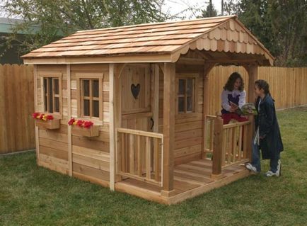 Casa de lemn de joacă pentru copii în țară, cu propriile lor mâini un proiect fotografie