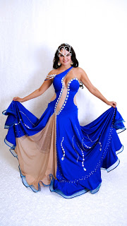 Exclusiv costum pentru dans oriental pe Emilia paradis este ușor de a alege tesatura pentru costume