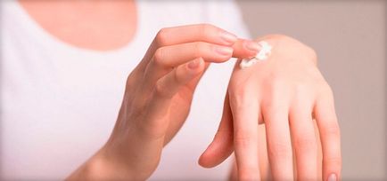 Eczeme pe mâini decât pentru a vindeca, cele mai bune mijloace (unguente, creme, tablete, injecții și rețete tradiționale)