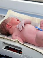 Cum ar trebui un somn nou-născut